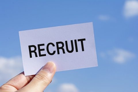 資格取得支援あり！運送業の世界で資材運搬の仕事をしませんか？